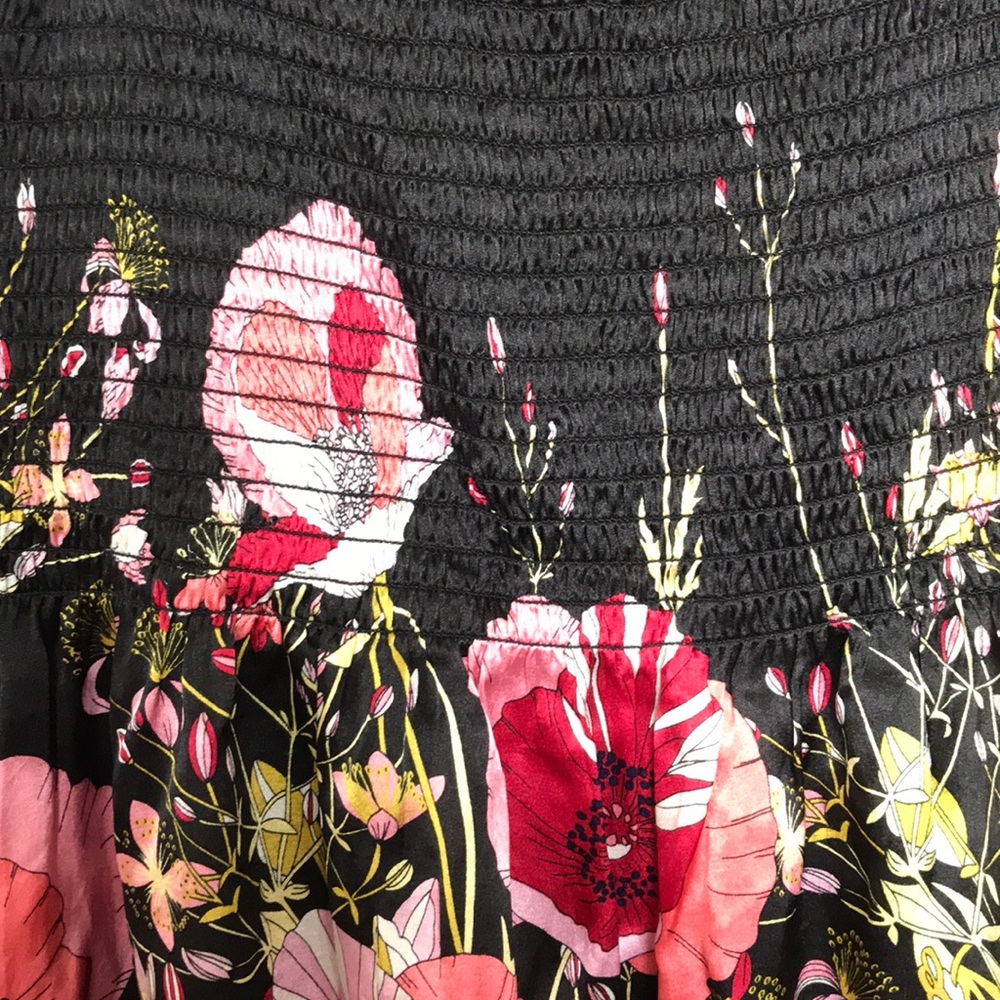 GUESS FLOWERY TOP - Picture 2 of 4